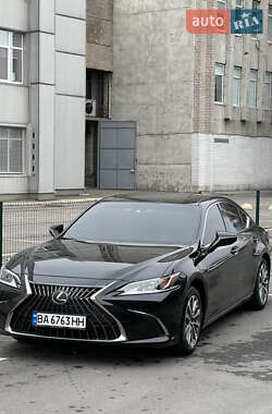 Седан Lexus ES 2022 в Днепре