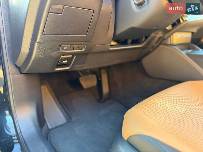 Седан Lexus ES 2023 в Одессе