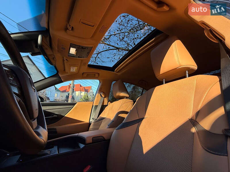 Седан Lexus ES 2023 в Одессе