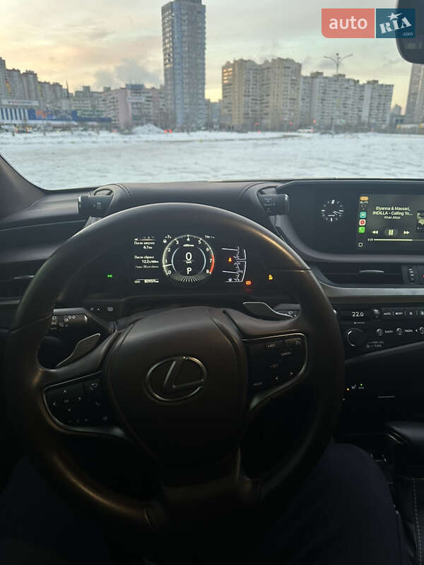 Седан Lexus ES 2019 в Киеве