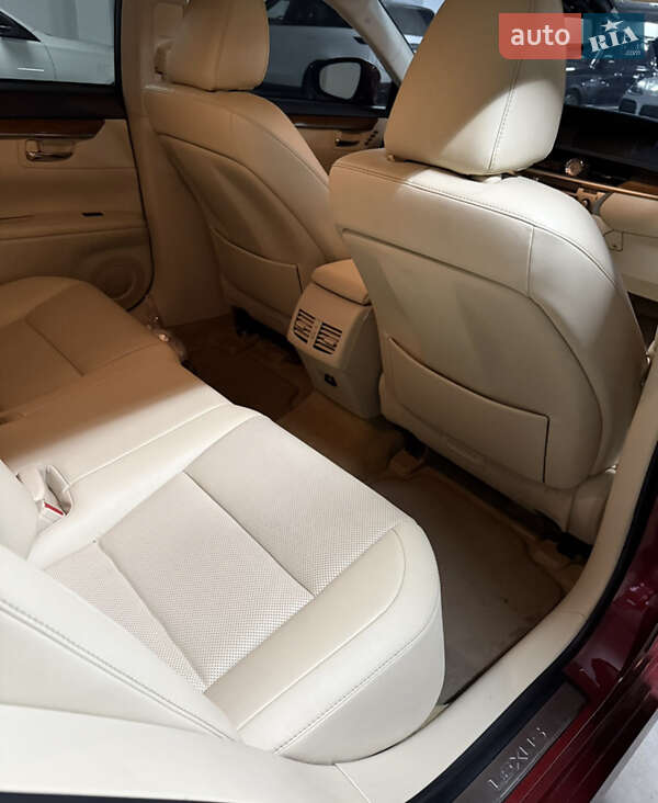 Седан Lexus ES 2014 в Днепре