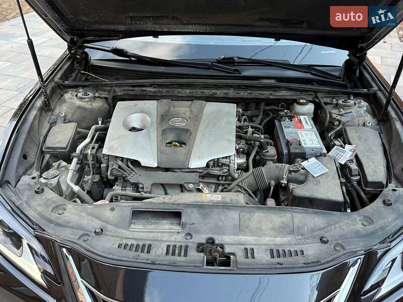 Седан Lexus ES 2020 в Кропивницком