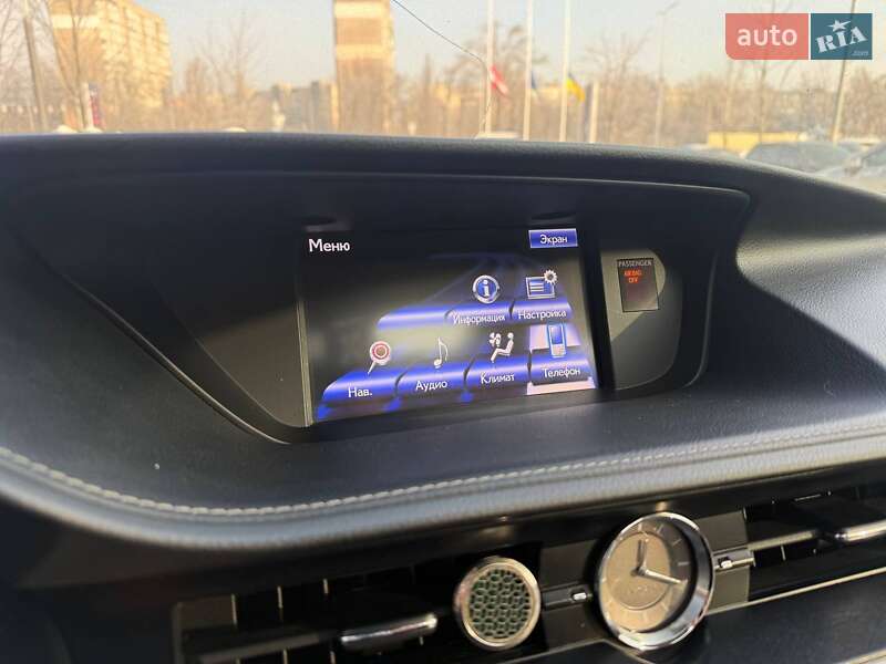 Седан Lexus ES 2014 в Киеве