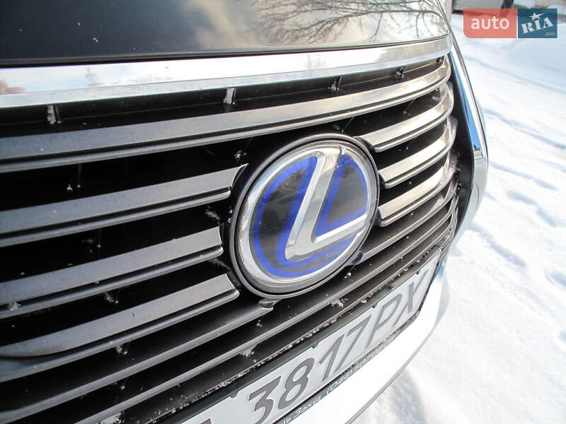 Седан Lexus ES 2016 в Киеве