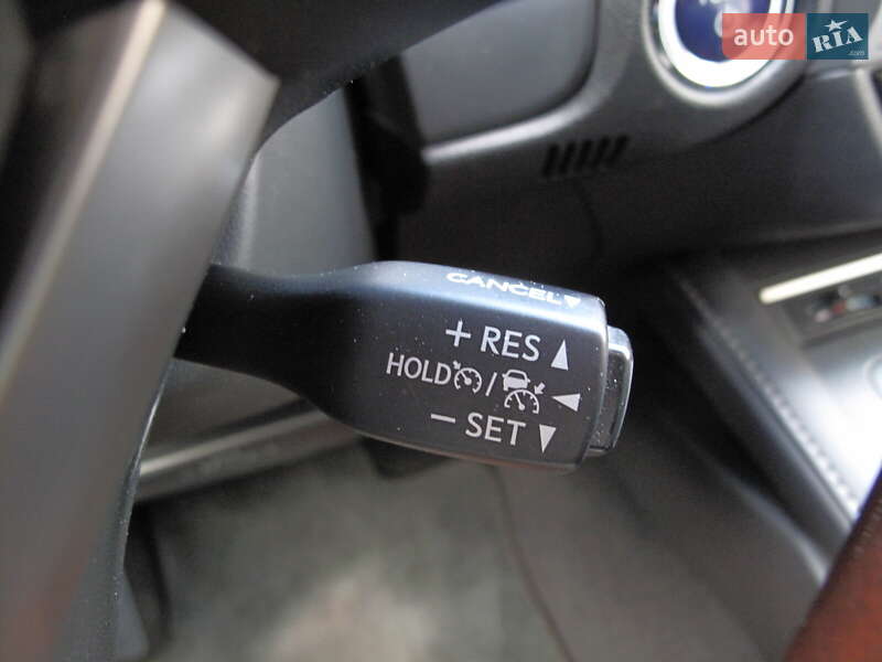 Седан Lexus ES 2016 в Киеве