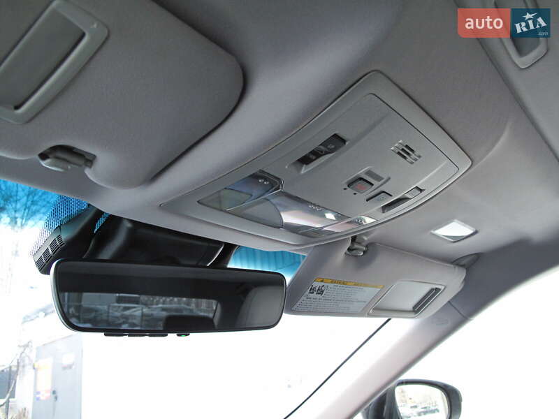 Седан Lexus ES 2016 в Киеве