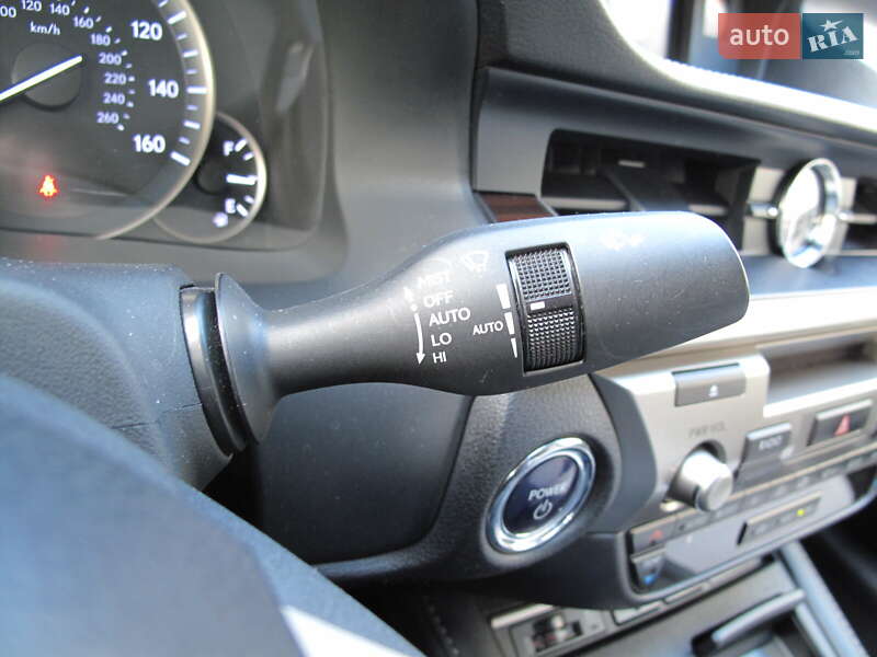 Седан Lexus ES 2016 в Киеве