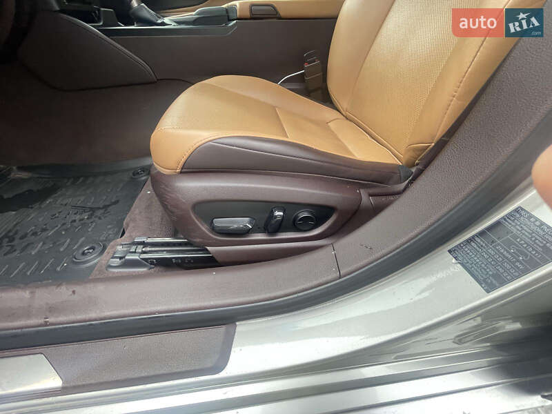 Седан Lexus ES 2019 в Днепре