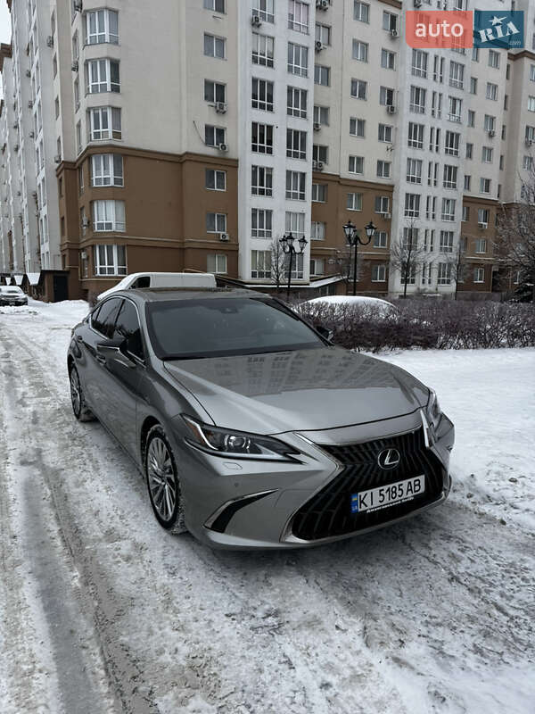 Седан Lexus ES 2023 в Киеве