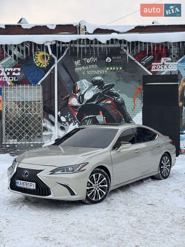 Седан Lexus ES 2020 в Киеве