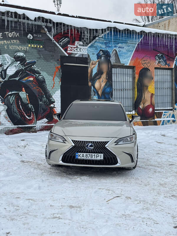 Седан Lexus ES 2020 в Киеве