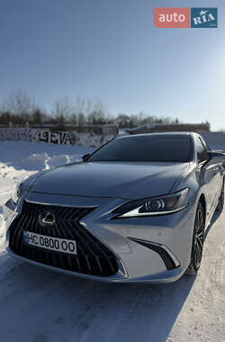 Седан Lexus ES 2024 в Львові