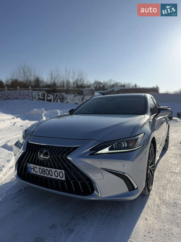 Седан Lexus ES 2024 в Львове