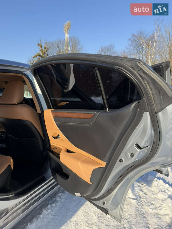 Седан Lexus ES 2024 в Львове