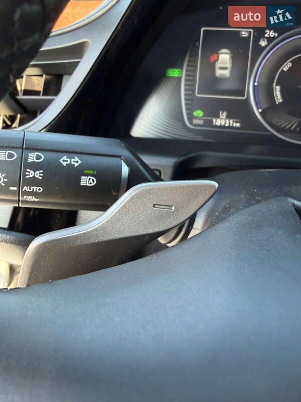 Седан Lexus ES 2024 в Львове