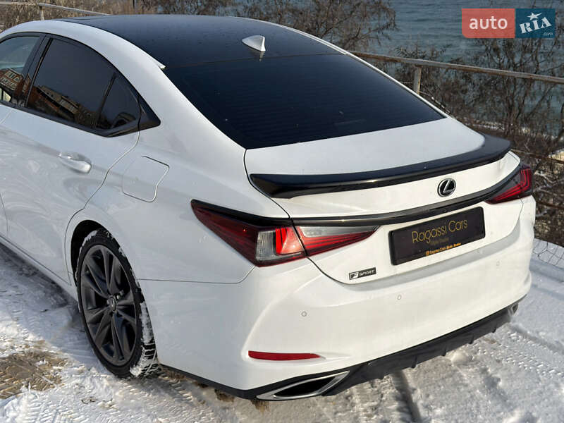 Седан Lexus ES 2020 в Одесі