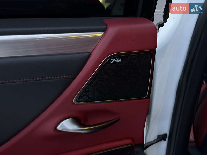 Седан Lexus ES 2020 в Одесі