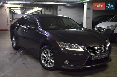 Седан Lexus ES 2013 в Киеве