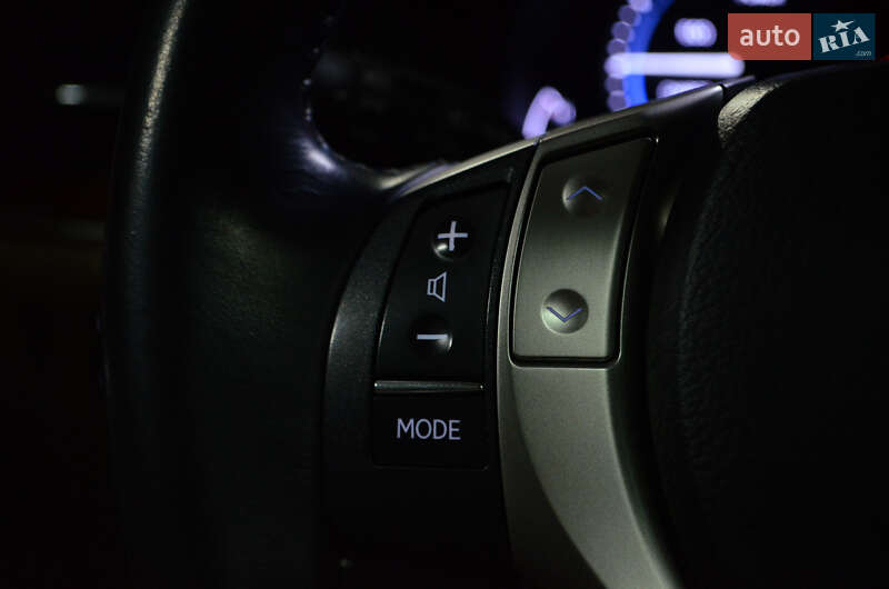 Седан Lexus ES 2013 в Киеве