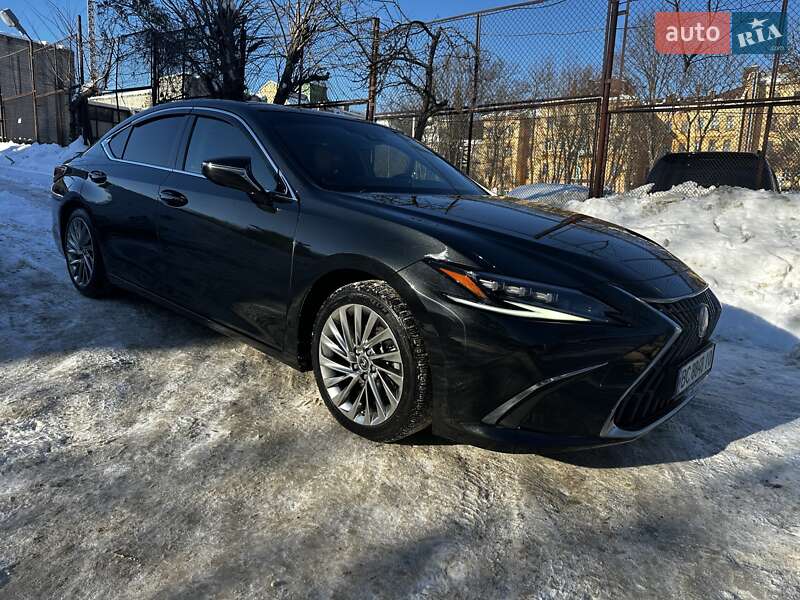 Седан Lexus ES 2022 в Львові