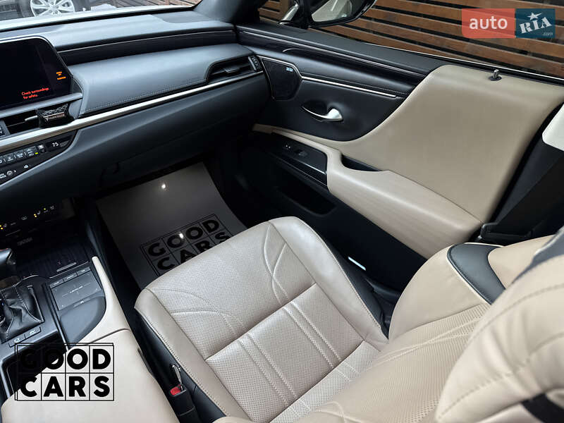 Седан Lexus ES 2020 в Одессе