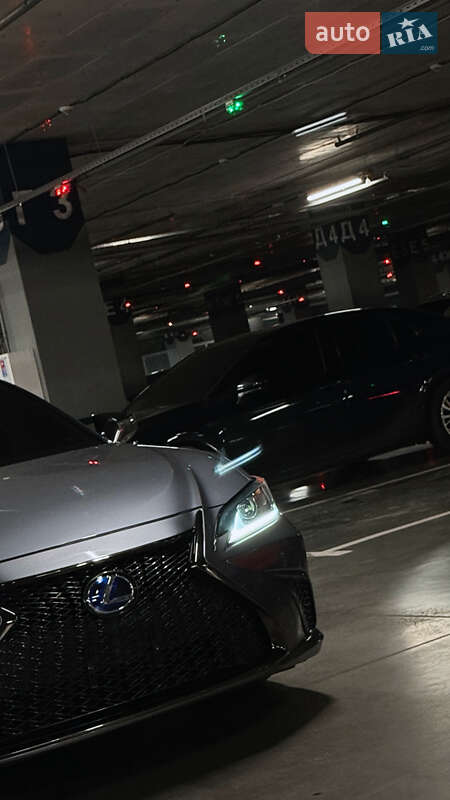 Седан Lexus ES 2019 в Харькове фото 25 Седан Lexus ES 2019 в Харькове
