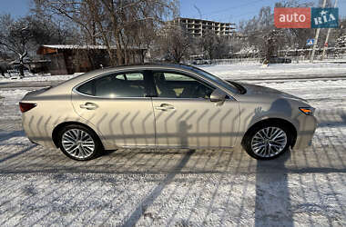 Седан Lexus ES 2014 в Киеве
