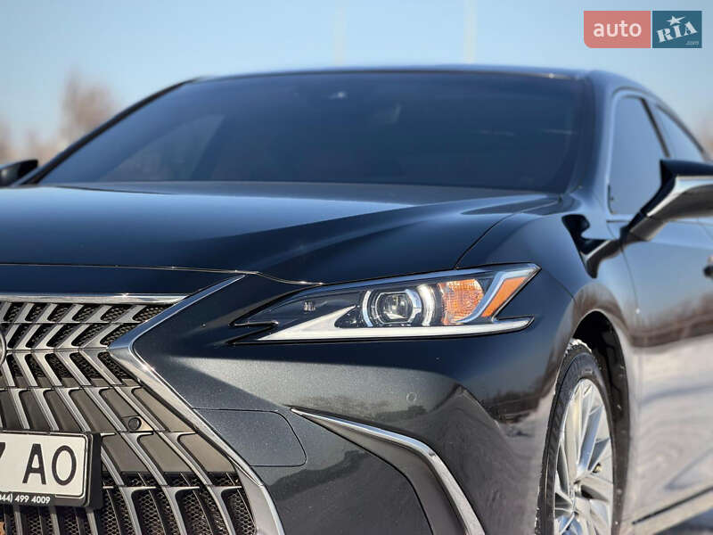 Седан Lexus ES 2022 в Києві