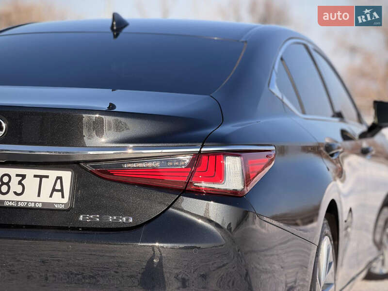Седан Lexus ES 2022 в Києві