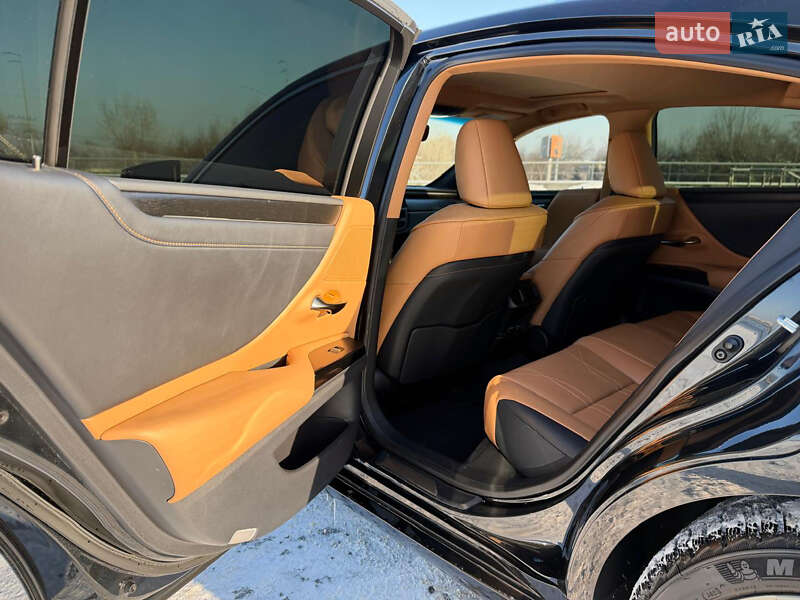 Седан Lexus ES 2022 в Києві