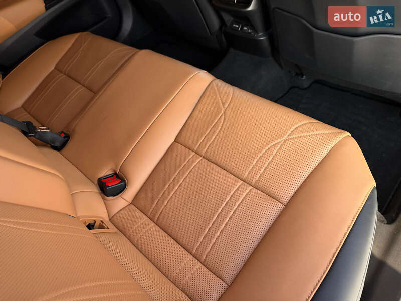 Седан Lexus ES 2022 в Києві