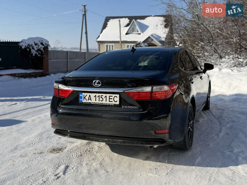 Седан Lexus ES 2013 в Киеве