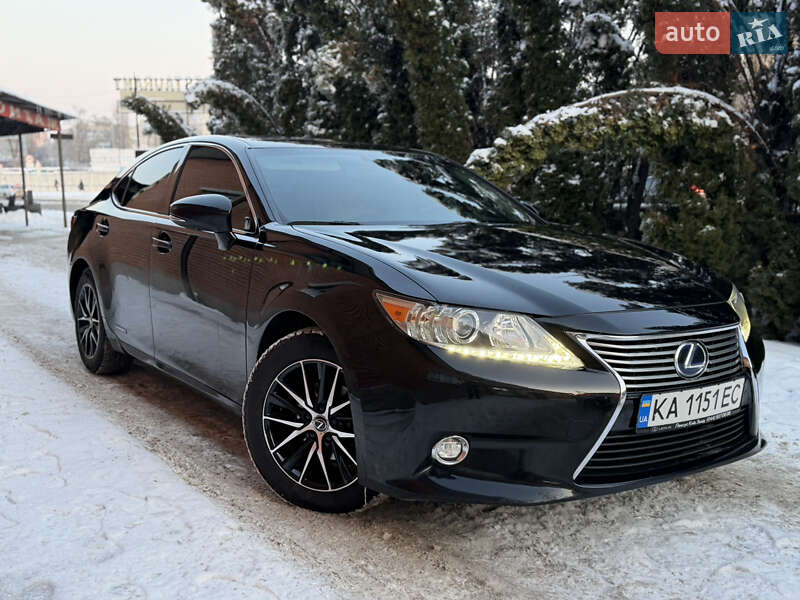 Седан Lexus ES 2013 в Киеве