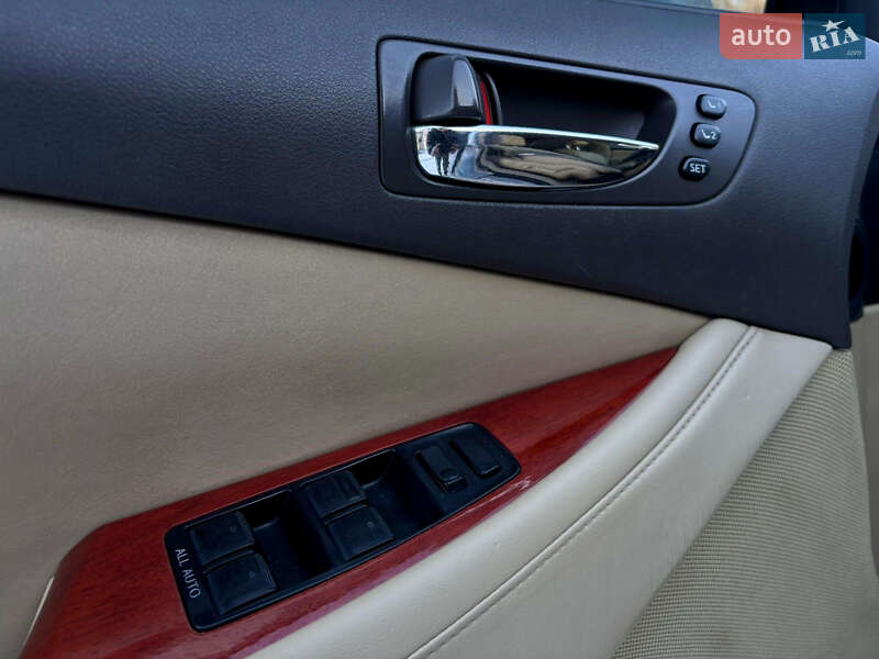 Седан Lexus ES 2008 в Львове