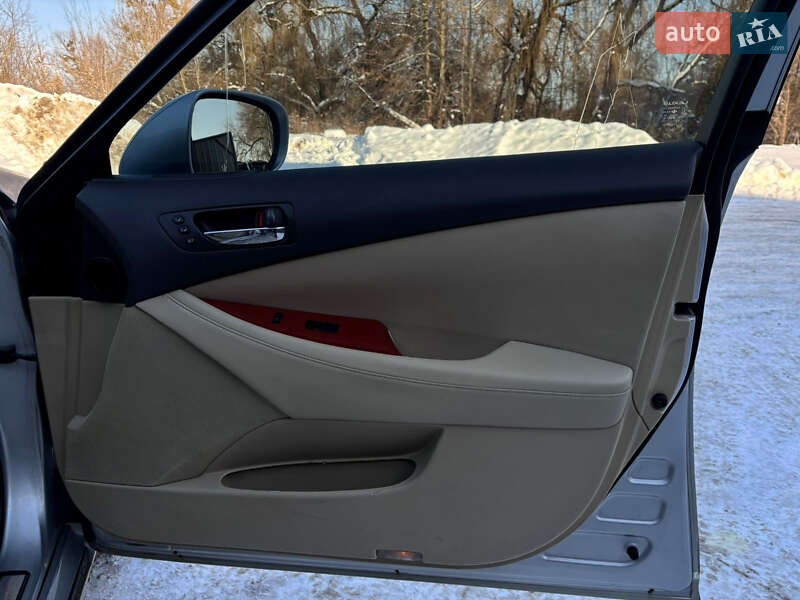 Седан Lexus ES 2008 в Львове