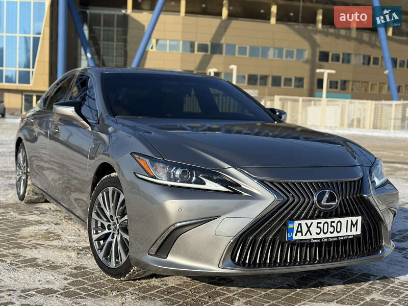 Седан Lexus ES 2019 в Харкові