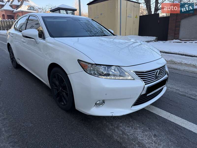 Седан Lexus ES 2013 в Києві