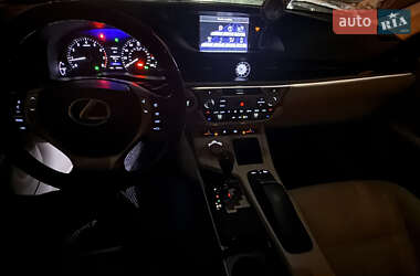 Седан Lexus ES 2014 в Киеве