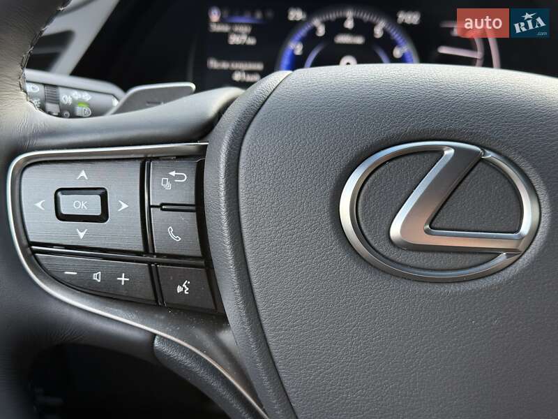 Седан Lexus ES 2023 в Киеве