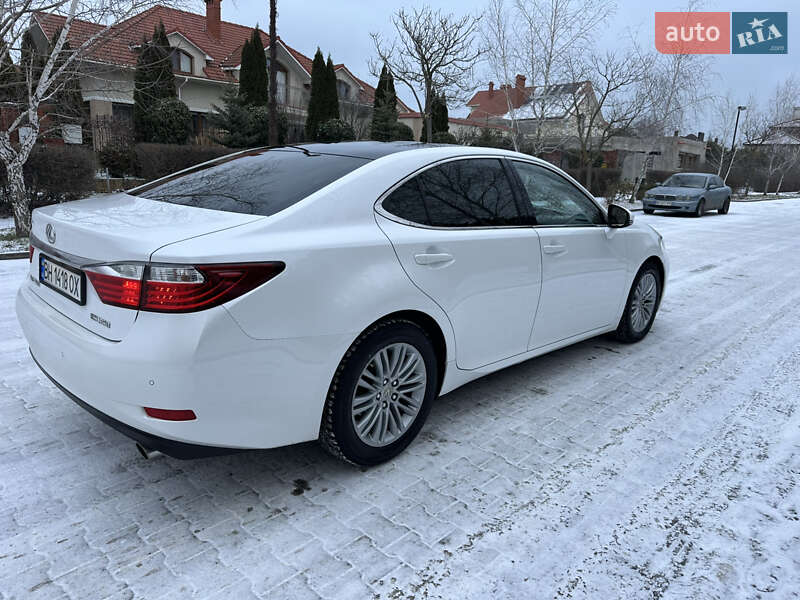 Седан Lexus ES 2012 в Одесі