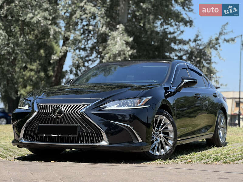 Седан Lexus ES 2018 в Києві