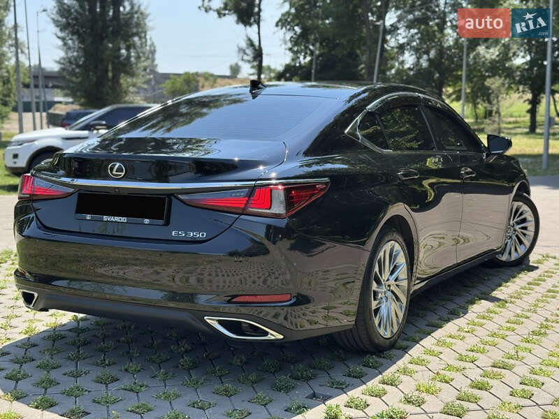 Седан Lexus ES 2018 в Києві