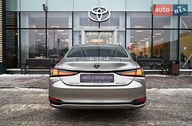 Седан Lexus ES 2021 в Киеве