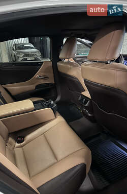 Седан Lexus ES 2021 в Львове