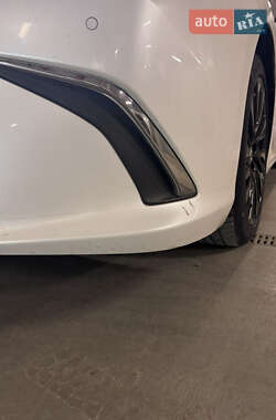 Седан Lexus ES 2021 в Львове