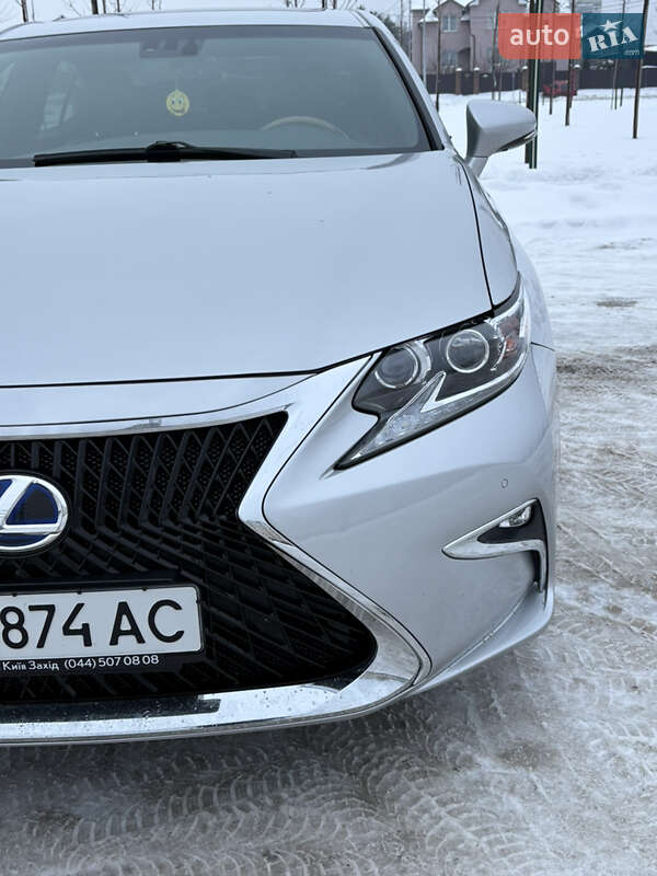 Седан Lexus ES 2014 в Киеве фото 17 Седан Lexus ES 2014 в Киеве
