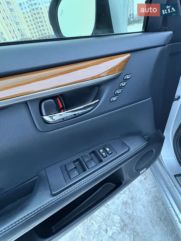 Седан Lexus ES 2014 в Киеве фото 44 Седан Lexus ES 2014 в Киеве