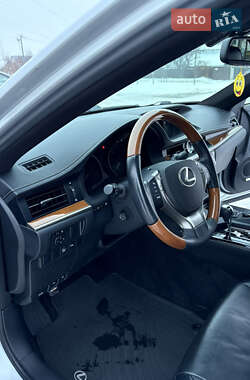 Седан Lexus ES 2014 в Киеве