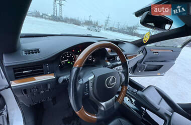 Седан Lexus ES 2014 в Киеве
