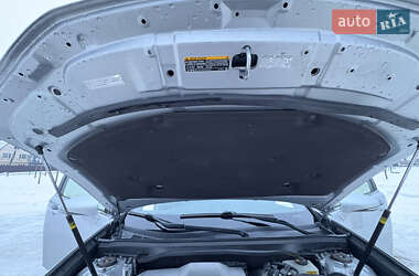 Седан Lexus ES 2014 в Киеве